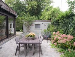 Op zoek naar een woning die ruimte, comfort en flexibiliteit combineert? Deze open bebouwing op het rustige Hemingplein in Sint-Denijs-Westrem is voor...