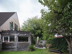 Op zoek naar een woning die ruimte, comfort en flexibiliteit combineert? Deze open bebouwing op het rustige Hemingplein in Sint-Denijs-Westrem is voor...