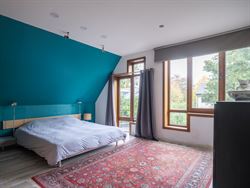 Op zoek naar een woning die ruimte, comfort en flexibiliteit combineert? Deze open bebouwing op het rustige Hemingplein in Sint-Denijs-Westrem is voor...