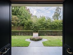 Zon, ruimte en privacy in een doodlopend straatje nabij het centrum.
In een rustige, residentiële buurt van Merendree, vlakbij het centrum maar toch...