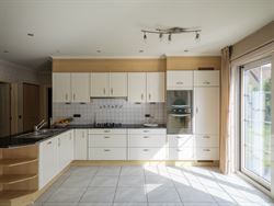 Zon, ruimte en privacy in een doodlopend straatje nabij het centrum.
In een rustige, residentiële buurt van Merendree, vlakbij het centrum maar toch...