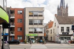 Ben je op zoek naar een rendabele investering met een uitstekende ligging én groeipotentieel? Dan is deze veelzijdige opbrengsteigendom in het centru...