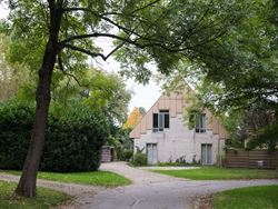 Op zoek naar een woning die ruimte, comfort en flexibiliteit combineert? Deze open bebouwing op het rustige Hemingplein in Sint-Denijs-Westrem is voor...