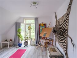 Op zoek naar een woning die ruimte, comfort en flexibiliteit combineert? Deze open bebouwing op het rustige Hemingplein in Sint-Denijs-Westrem is voor...