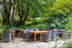 Een karaktervolle watermolen op een uitgestrekt domein van 17.025 m², idyllisch gelegen aan de Oossebeek, in een landelijke en groene omgeving. 
Dez...