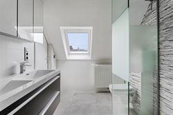 WENST U EEN BEZOEK? SURF NAAR ONZE SITE: WWW.INFINIMO.BE > ZOEK DE DESBETREFFENDE EIGENDOM > REGISTREER U VIA DE KNOP ‘PLAN EEN BEZOEK’.
Op een r...