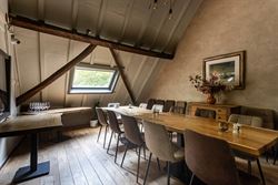 Een karaktervolle watermolen op een uitgestrekt domein van 17.025 m², idyllisch gelegen aan de Oossebeek, in een landelijke en groene omgeving. 
Dez...