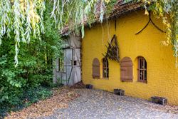 Een karaktervolle watermolen op een uitgestrekt domein van 17.025 m², idyllisch gelegen aan de Oossebeek, in een landelijke en groene omgeving. 
Dez...