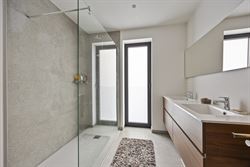 WENST U EEN BEZOEK? SURF NAAR ONZE SITE: WWW.INFINIMO.BE > ZOEK DE DESBETREFFENDE EIGENDOM > REGISTREER U VIA DE KNOP ‘PLAN EEN BEZOEK’.
Zeer rec...