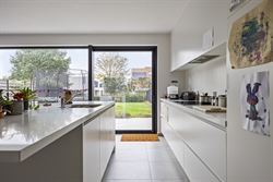 WENST U EEN BEZOEK? SURF NAAR ONZE SITE: WWW.INFINIMO.BE > ZOEK DE DESBETREFFENDE EIGENDOM > REGISTREER U VIA DE KNOP ‘PLAN EEN BEZOEK’.
Zeer rec...