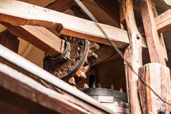 Een karaktervolle watermolen op een uitgestrekt domein van 17.025 m², idyllisch gelegen aan de Oossebeek, in een landelijke en groene omgeving. 
Dez...