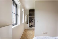 

In een rustige, doodlopende straat in Zomergem vind je deze energiezuinige (BEN) woning in charmante pastoriestijl, gebouwd in 2021. De woning is vo...