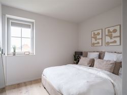 Wonen in het hart van Bachte-Maria-Leerne; waar modern comfort en dorpse charme elkaar ontmoeten.
Ontdek dit stijlvolle éénslaapkamerappartement in...