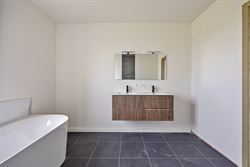 WENST U EEN BEZOEK? SURF NAAR ONZE SITE: WWW.INFINIMO.BE > ZOEK DE DESBETREFFENDE EIGENDOM > REGISTREER U VIA DE KNOP ‘PLAN EEN BEZOEK’.
In een u...