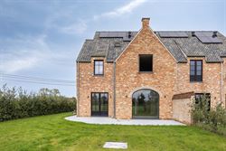 WENST U EEN BEZOEK? SURF NAAR ONZE SITE: WWW.INFINIMO.BE > ZOEK DE DESBETREFFENDE EIGENDOM > REGISTREER U VIA DE KNOP ‘PLAN EEN BEZOEK’.
In een u...