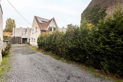 Ontdek deze charmante woning met 3 slaapkamers, op een boogscheut van Gent-centrum. Dit pand biedt enorm veel potentieel voor wie op zoek is naar een ...