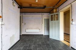 Ontdek deze charmante woning met 3 slaapkamers, op een boogscheut van Gent-centrum. Dit pand biedt enorm veel potentieel voor wie op zoek is naar een ...