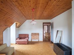 In een rustige doodlopende straat, in een kindvriendelijke woonwijk, vind je deze ruime en instapklare gezinswoning. De lichtrijke leefruimte sluit na...