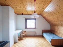 In een rustige doodlopende straat, in een kindvriendelijke woonwijk, vind je deze ruime en instapklare gezinswoning. De lichtrijke leefruimte sluit na...