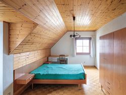 In een rustige doodlopende straat, in een kindvriendelijke woonwijk, vind je deze ruime en instapklare gezinswoning. De lichtrijke leefruimte sluit na...