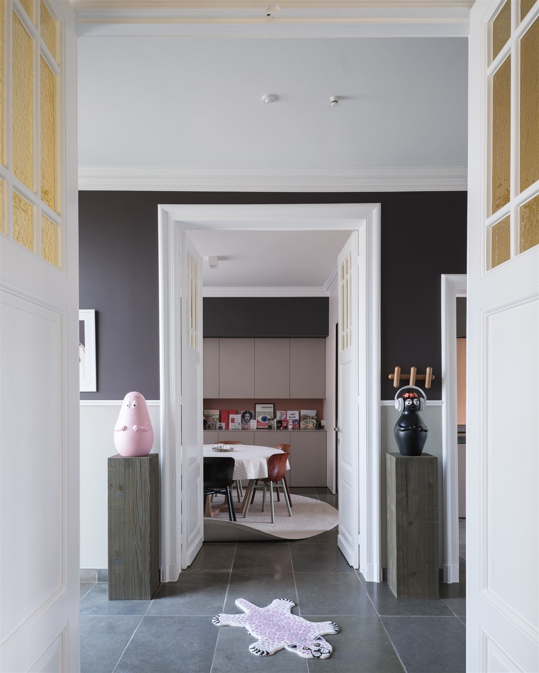 Welkom in deze stijlvol gerenoveerde en volledig instapklare woning op een perceel van 1.583 m², in het hart van Bottelare aan de poort van de Vlaams...