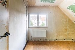 Ontdek deze charmante woning met 3 slaapkamers, op een boogscheut van Gent-centrum. Dit pand biedt enorm veel potentieel voor wie op zoek is naar een ...