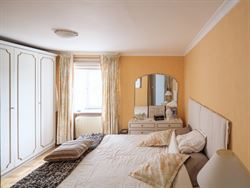 Ontdek deze uitzonderlijk charmante Franse villa in de rustige en residentiële Opperhofstraat in Drongen, op slechts enkele passen van het idyllische...