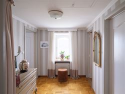 Ontdek deze uitzonderlijk charmante Franse villa in de rustige en residentiële Opperhofstraat in Drongen, op slechts enkele passen van het idyllische...