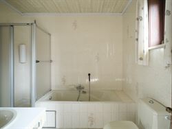 In een rustige doodlopende straat, in een kindvriendelijke woonwijk, vind je deze ruime en instapklare gezinswoning. De lichtrijke leefruimte sluit na...