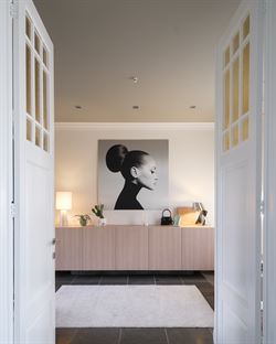 Welkom in deze stijlvol gerenoveerde en volledig instapklare woning op een perceel van 1.583 m², in het hart van Bottelare aan de poort van de Vlaams...