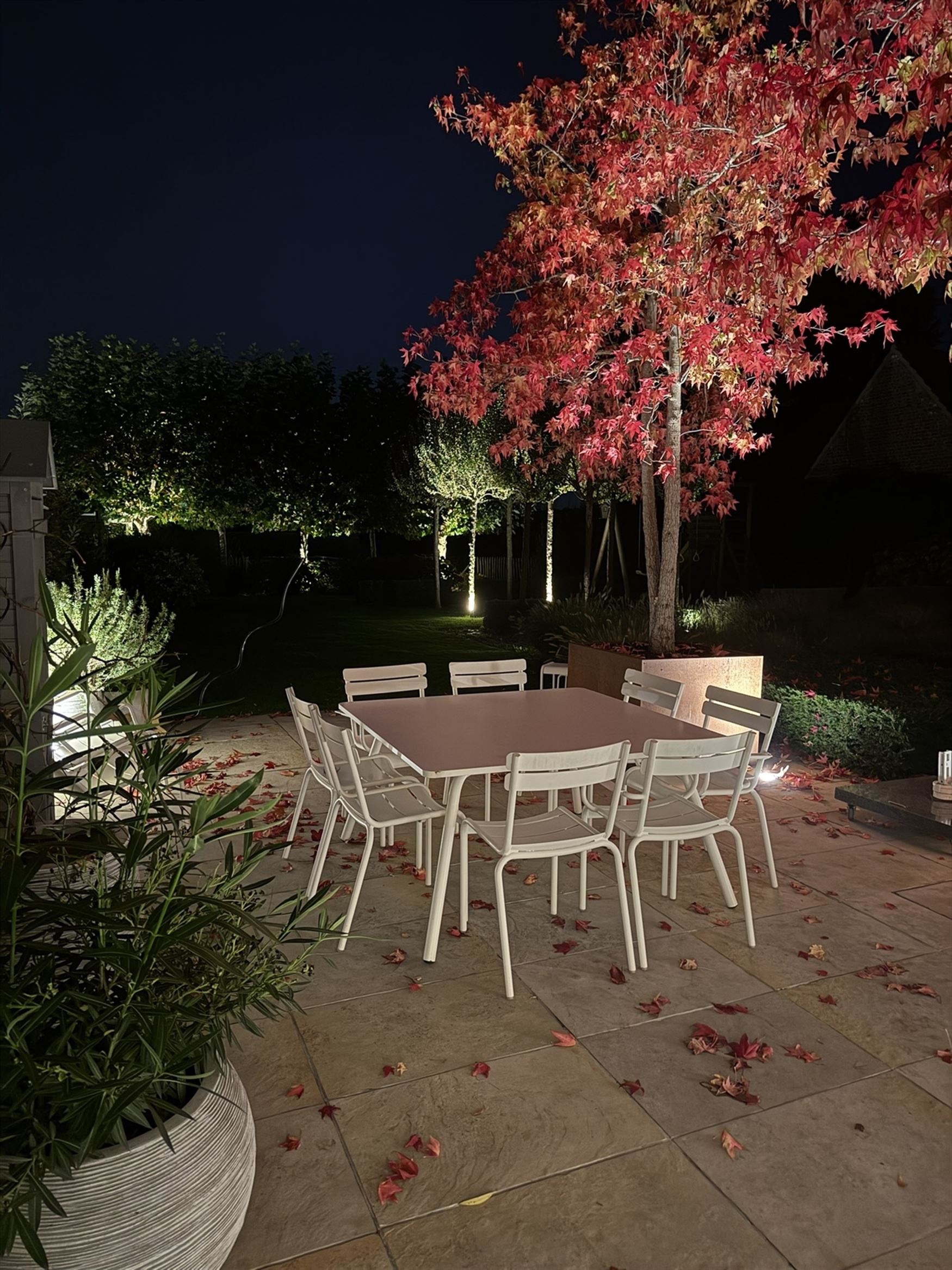 Welkom in deze stijlvol gerenoveerde en volledig instapklare woning op een perceel van 1.583 m², in het hart van Bottelare aan de poort van de Vlaams...