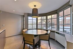 WENST U EEN BEZOEK? SURF NAAR ONZE SITE: WWW.INFINIMO.BE > ZOEK DE DESBETREFFENDE EIGENDOM > REGISTREER U VIA DE KNOP ‘PLAN EEN BEZOEK’.
In het c...