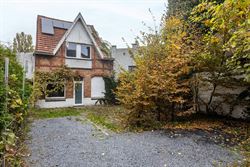 Ontdek deze charmante woning met 3 slaapkamers, op een boogscheut van Gent-centrum. Dit pand biedt enorm veel potentieel voor wie op zoek is naar een ...