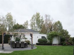 Ontdek deze uitzonderlijk charmante Franse villa in de rustige en residentiële Opperhofstraat in Drongen, op slechts enkele passen van het idyllische...