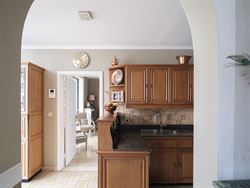 Ontdek deze uitzonderlijk charmante Franse villa in de rustige en residentiële Opperhofstraat in Drongen, op slechts enkele passen van het idyllische...