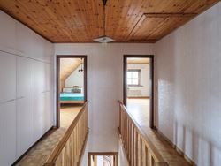 In een rustige doodlopende straat, in een kindvriendelijke woonwijk, vind je deze ruime en instapklare gezinswoning. De lichtrijke leefruimte sluit na...