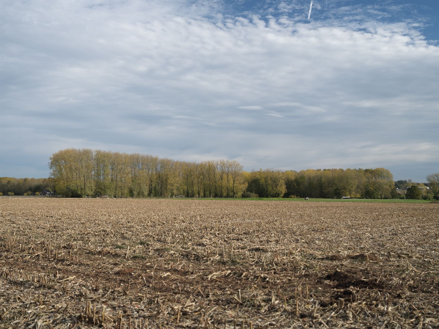 Welkom in deze stijlvol gerenoveerde en volledig instapklare woning op een perceel van 1.583 m², in het hart van Bottelare aan de poort van de Vlaams...