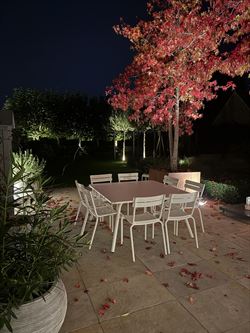 Welkom in deze stijlvol gerenoveerde en volledig instapklare woning op een perceel van 1.583 m², in het hart van Bottelare aan de poort van de Vlaams...