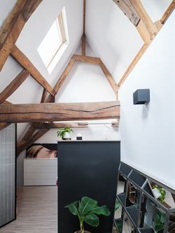 Midden in het centrum van Oudenaarde, op wandelafstand van winkels, restaurants en het station, bevindt zich deze karaktervolle loft waar authenticite...