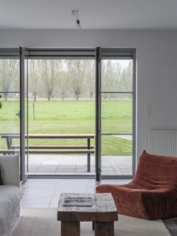 In een rustige en kindvriendelijke buurt vind je deze charmante open bebouwing die hedendaags wooncomfort combineert met een warme, uitnodigende sfeer...