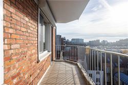 Ontdek dit lichtrijke appartement met een bewoonbare oppervlakte van 110m² op de 7de verdieping in Gent: een ideale uitvalsbasis voor wie comfort, be...