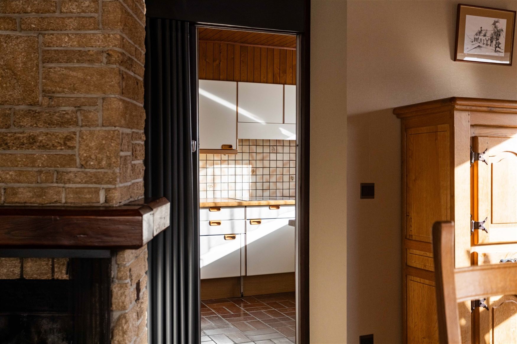 Deze charmante bungalow in Nazareth biedt een uitzonderlijke combinatie van rust, ruimte en potentieel. Dankzij de zeer goede indeling, de overvloed a...