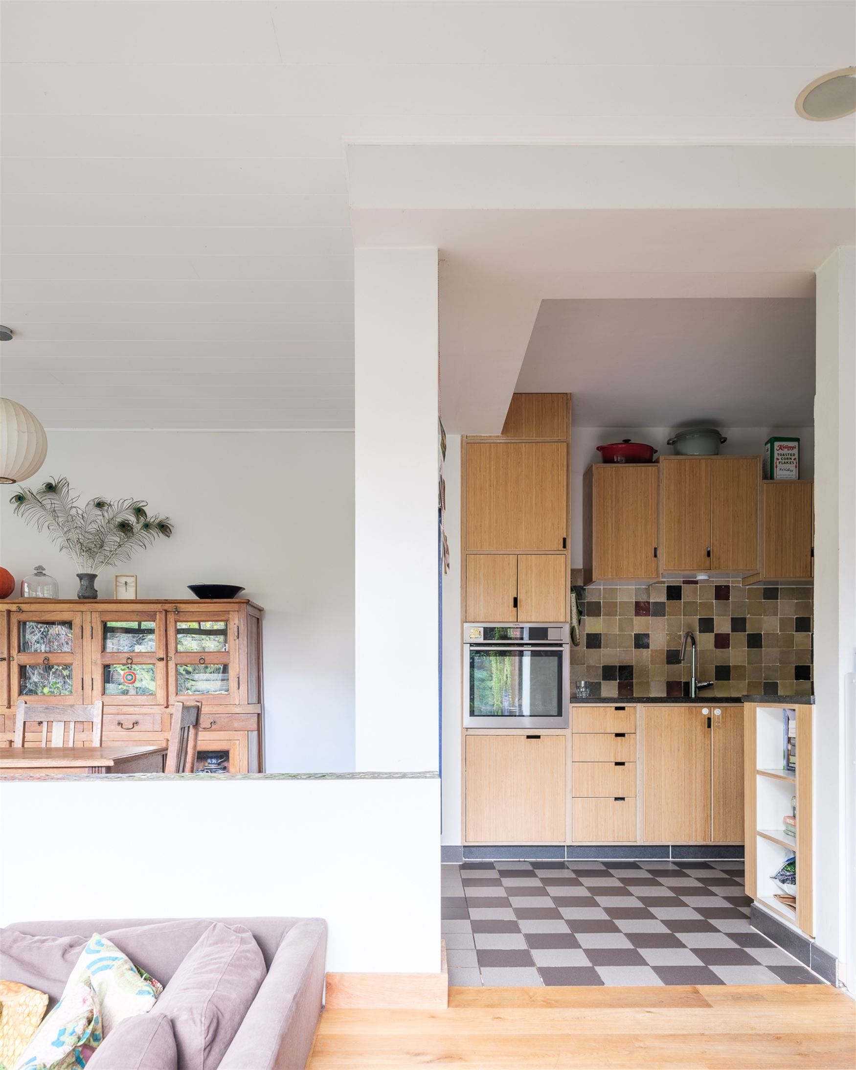 BEZOEKDAG VOLZET
Op slechts 6 km van Gent-centrum, in een rustige en kindvriendelijke wijk, bevindt zich deze charmante en energiezuinige woning. De ...