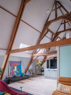 Midden in het centrum van Oudenaarde, op wandelafstand van winkels, restaurants en het station, bevindt zich deze karaktervolle loft waar authenticite...