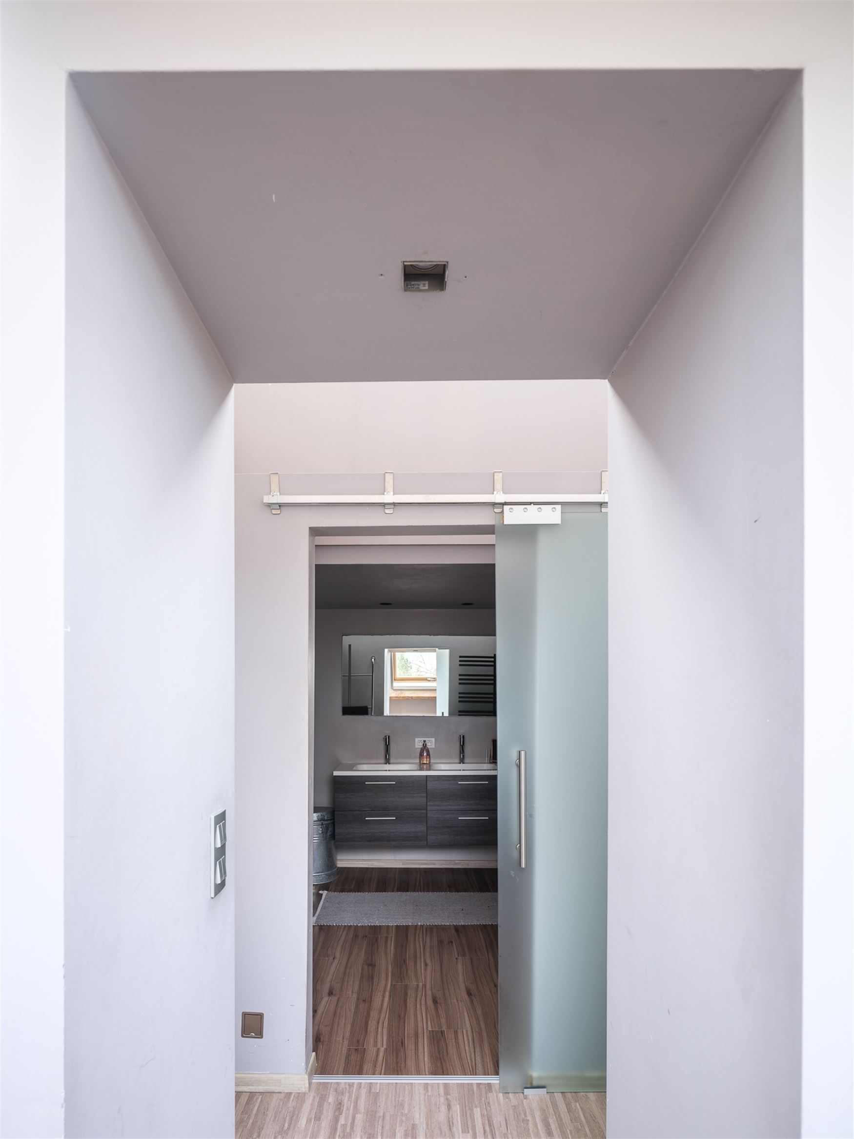 Midden in het centrum van Oudenaarde, op wandelafstand van winkels, restaurants en het station, bevindt zich deze karaktervolle loft waar authenticite...