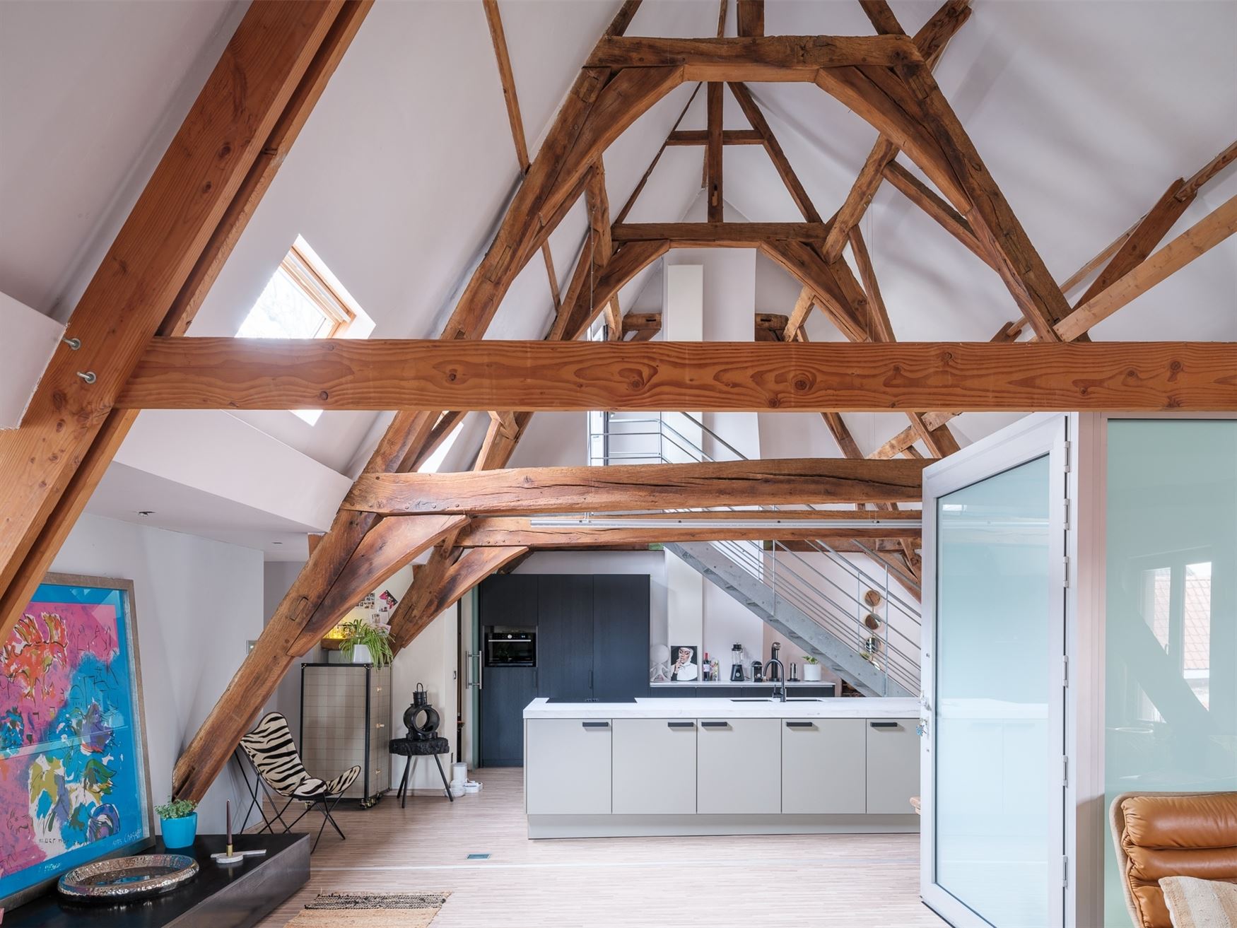 Midden in het centrum van Oudenaarde, op wandelafstand van winkels, restaurants en het station, bevindt zich deze karaktervolle loft waar authenticite...