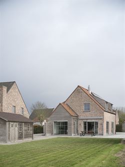 In een rustige en kindvriendelijke buurt vind je deze charmante open bebouwing die hedendaags wooncomfort combineert met een warme, uitnodigende sfeer...