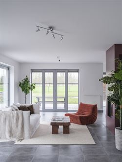 In een rustige en kindvriendelijke buurt vind je deze charmante open bebouwing die hedendaags wooncomfort combineert met een warme, uitnodigende sfeer...