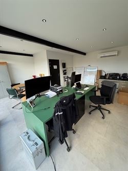 WENST U EEN BEZOEK? SURF NAAR ONZE SITE: WWW.INFINIMO.BE > ZOEK DE DESBETREFFENDE EIGENDOM > REGISTREER U VIA DE KNOP ‘PLAN EEN BEZOEK’.
Opportun...