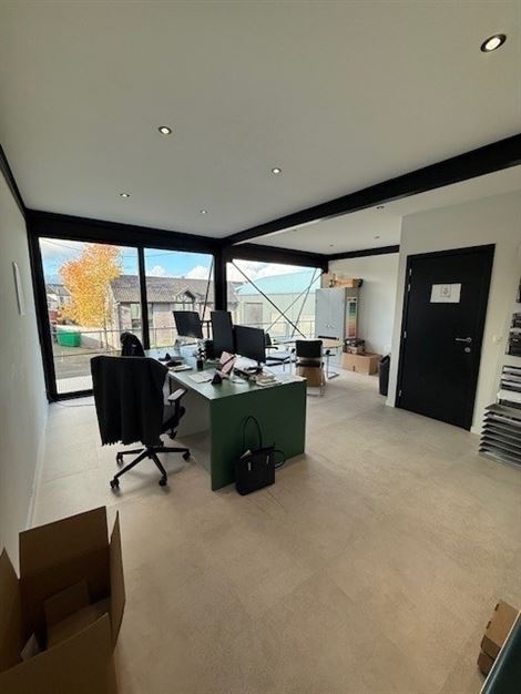 WENST U EEN BEZOEK? SURF NAAR ONZE SITE: WWW.INFINIMO.BE > ZOEK DE DESBETREFFENDE EIGENDOM > REGISTREER U VIA DE KNOP ‘PLAN EEN BEZOEK’.
Opportun...